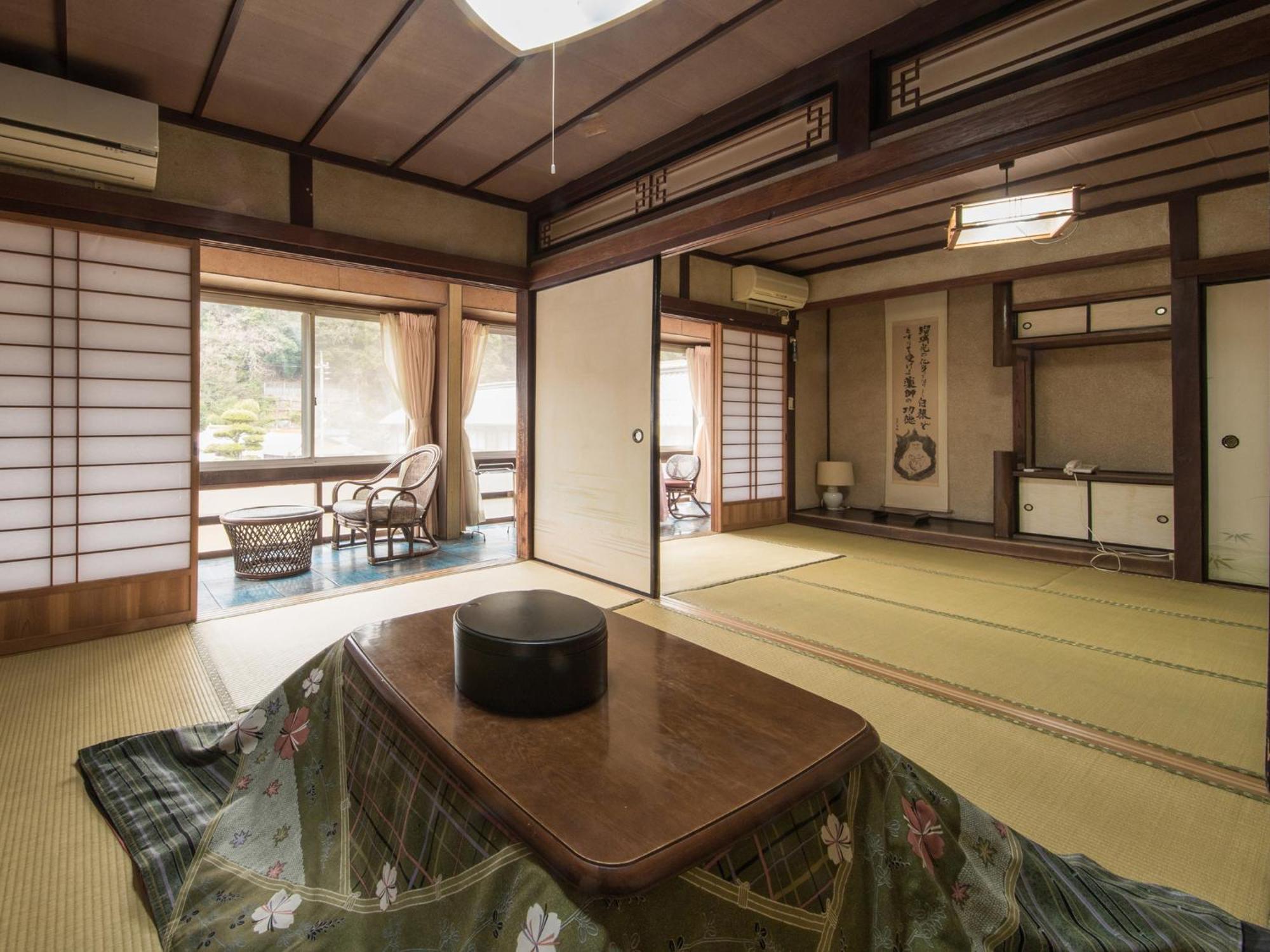 Izumiya Ryokan' Tawarayama Onsen Nagato  Exterior photo